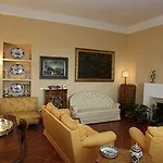 Etelka Bed & Breakfast 4*