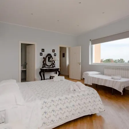 Etelka 4*