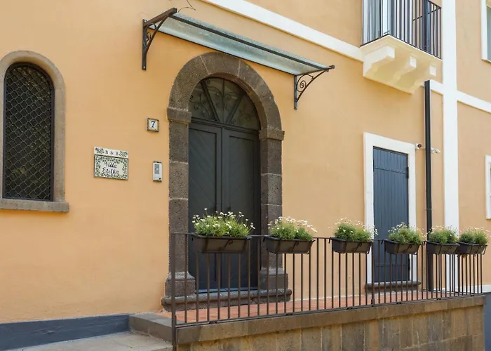 Alojamento de Acomodação e Pequeno-almoço Etelka Aci Castello